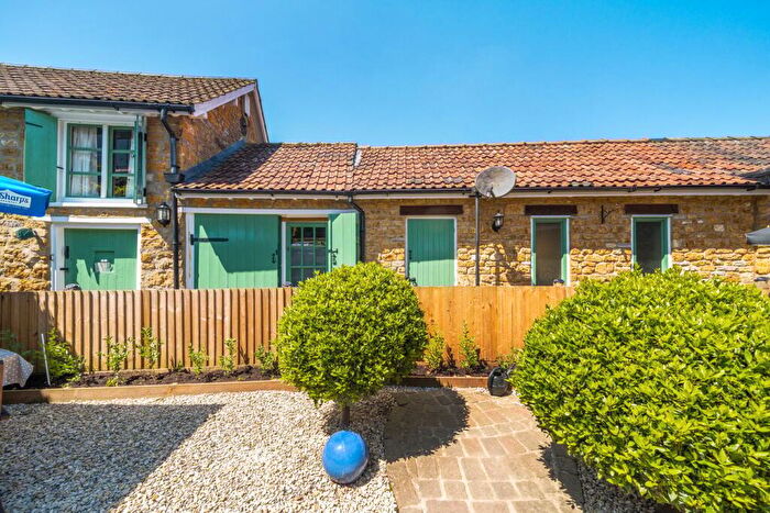 2 Bedroom Cottage For Sale In South Street, Castle Cary, BA7