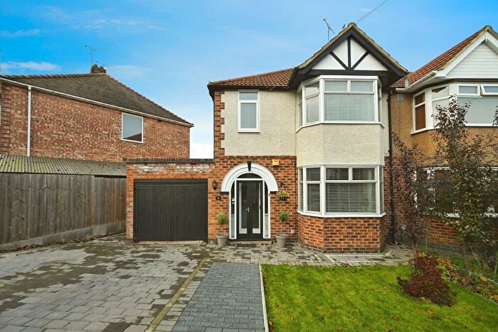 3 Bedroom Semi Detached House For Sale In Belmont Road, Rugby, CV22