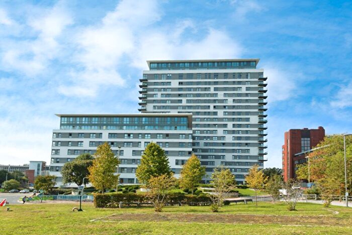 1 Bedroom Flat For Sale In Alencon Link, Basingstoke, Hampshire, RG21