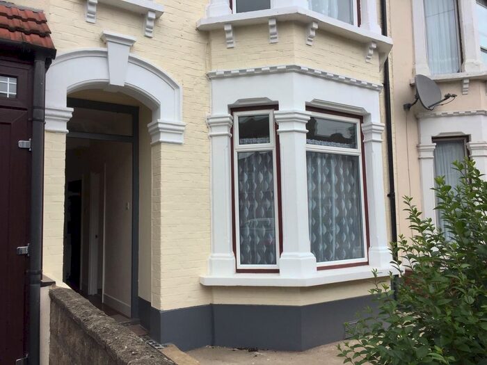 4 Bedroom Terraced House To Rent In Henley Road, Ilford, IG1