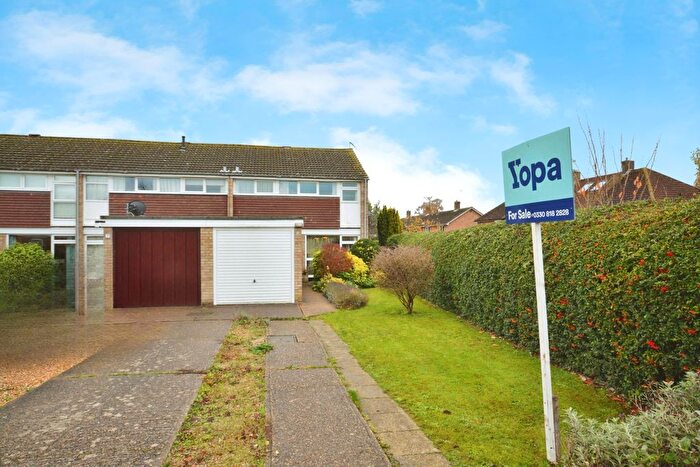 3 Bedroom End Of Terrace House For Sale In Marsden Close, Welwyn Garden City, AL8