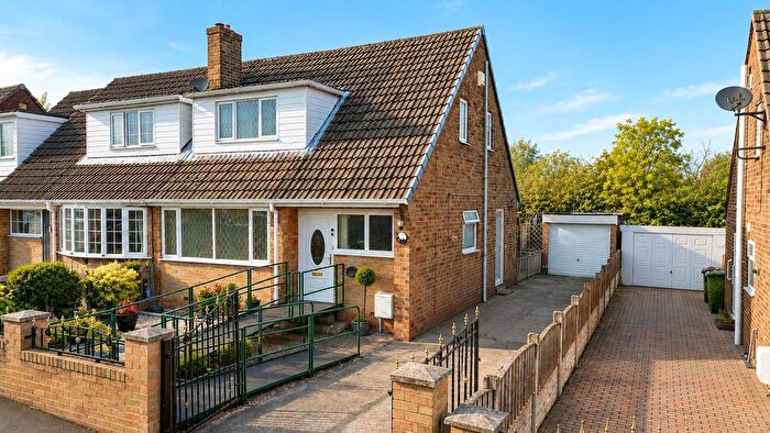 3 Bedroom Semi Detached House For Sale In Longdale Drive, South Elmsall, Pontefract, WF9