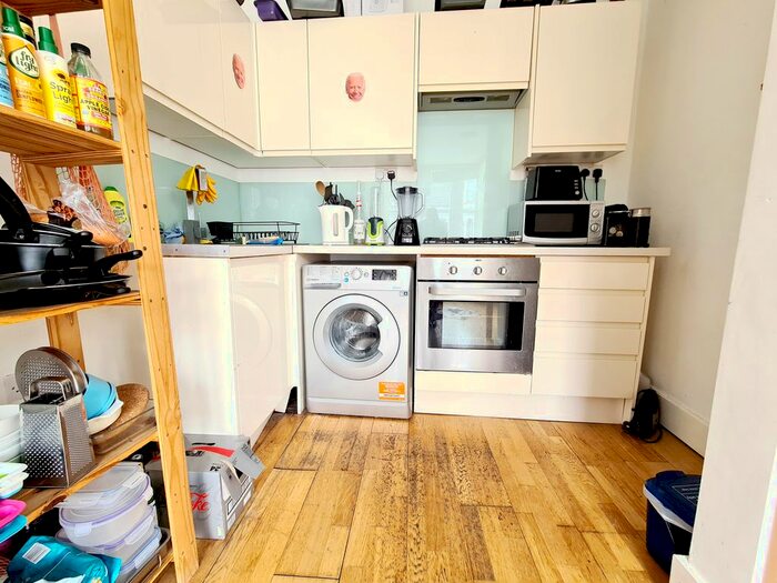 5 Bedroom Flat To Rent In Carysfort Road, London, N16