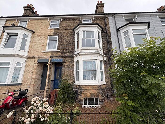 1 Bedroom Apartment To Rent In Marine Parade, Lowestoft, NR33