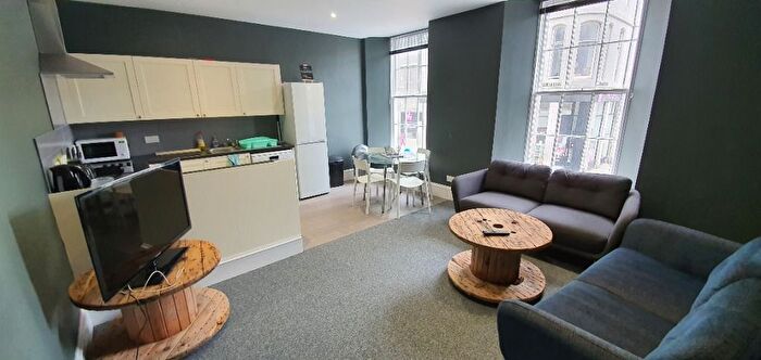 3 Bedroom Flat To Rent In Castle Street, City Centre, Aberdeen, AB11