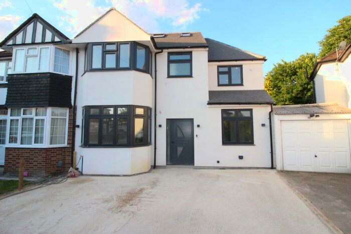 5 Bedroom Semi-Detached House To Rent In Bargate Close, New Malden, London, KT3