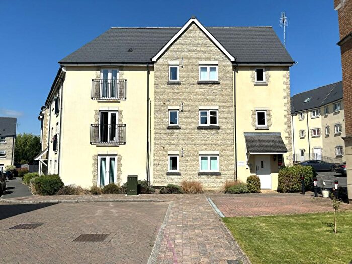 2 Bedroom Apartment To Rent In Dyson Road, Swindon, Wiltshire, SN25