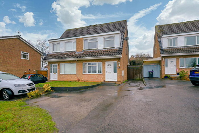 3 Bedroom Semi-Detached House For Sale In Barrowby Gate In Grantham, NG31