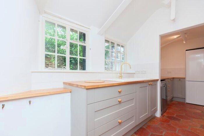 7 Bedroom Detached House To Rent In Stonesfield, OX29