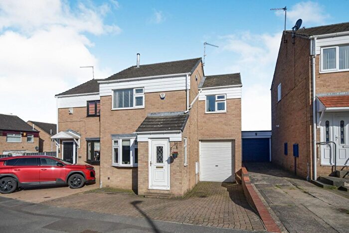 3 Bedroom Semi Detached House For Sale In Lime Grove, Chapeltown, Sheffield, S35