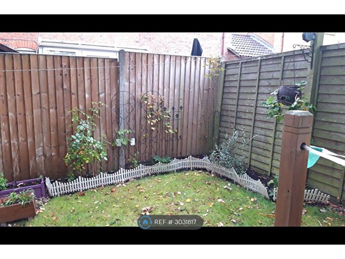 1 Bedroom Maisonette To Rent In Jessett Drive, Fleet, GU52