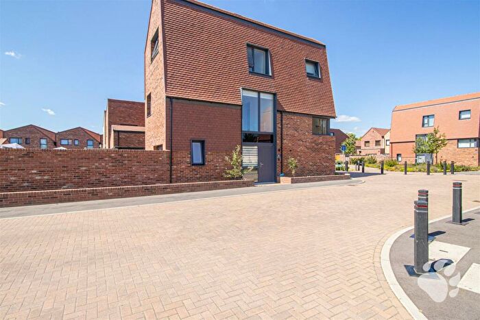 4 Bedroom Town House For Sale In Caxton Way, Basildon, SS14