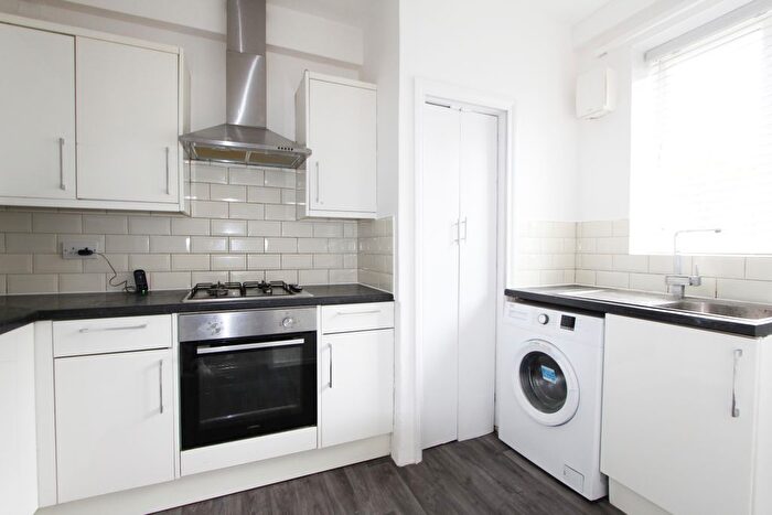 2 Bedroom Flat To Rent In Avignon Road, London, SE4