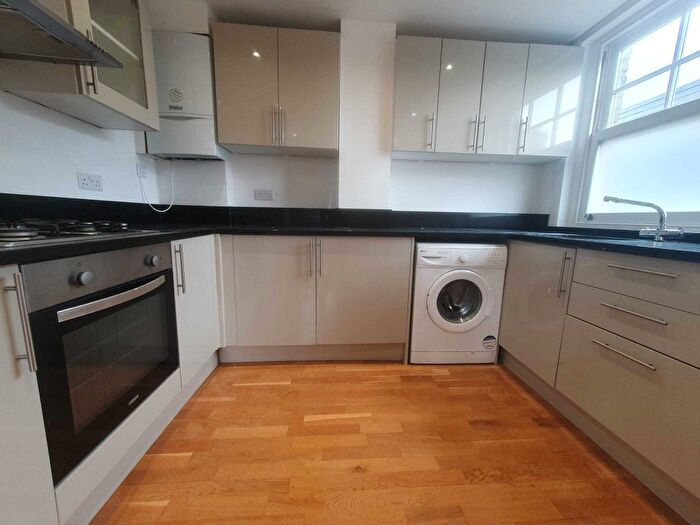 2 Bedroom Flat To Rent In Evering Road, London, N16