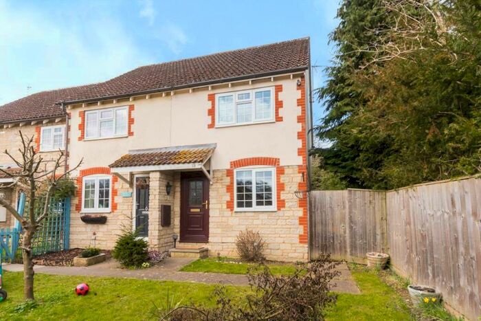 2 Bedroom End Of Terrace House To Rent In Fettiplace Close, Appleton, OX13