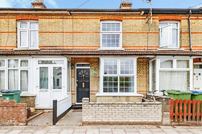 2 Bedroom Terraced House For Sale In Banbury Street, Watford, WD18