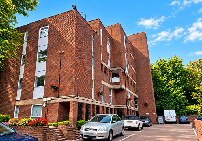 2 Bedroom Flat To Rent In Startpoint, Downs Road, Luton, LU1