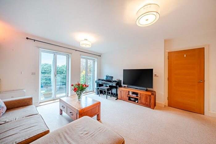 2 Bedroom Flat For Sale In Apsley House, Roehampton, London, SW15