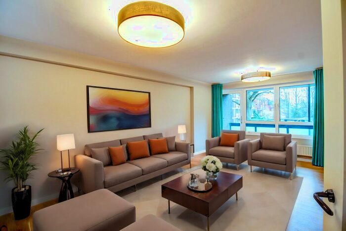 2 Bedroom Apartment To Rent In Bed Apartment, Eaton Manor, Cromwell Road, Hove, BN3