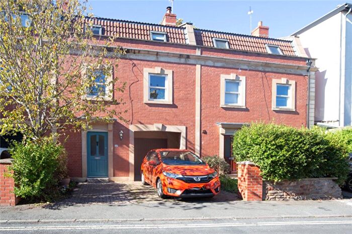 4 Bedroom Terraced House For Sale In Lower Cheltenham Place, Montpelier, Bristol, BS6