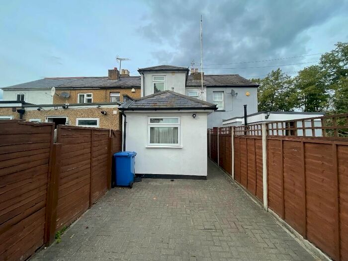 2 Bedroom Terraced House To Rent In Mill Place, Datchet, SL3