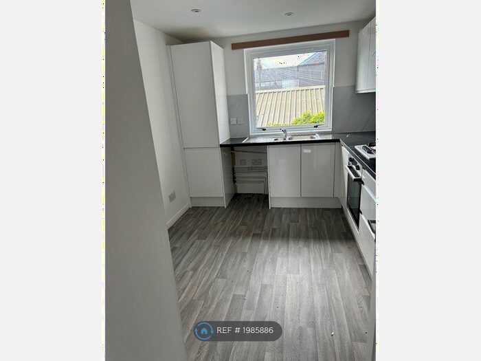 2 Bedroom Flat To Rent In Hamilton Street, Carluke, ML8