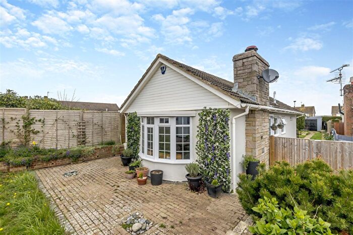 2 Bedroom Bungalow For Sale In Georgian Drive, Coxheath, Maidstone, ME17