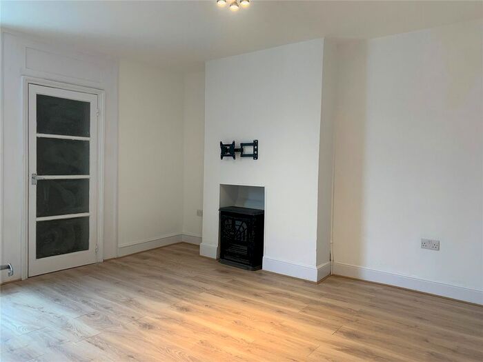 1 Bedroom Flat To Rent In Camden Road, Tunbridge Wells, Kent TN1