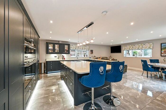 4 Bedroom Detached House For Sale In London Road, Hill Brow, Liss, Hampshire, GU33