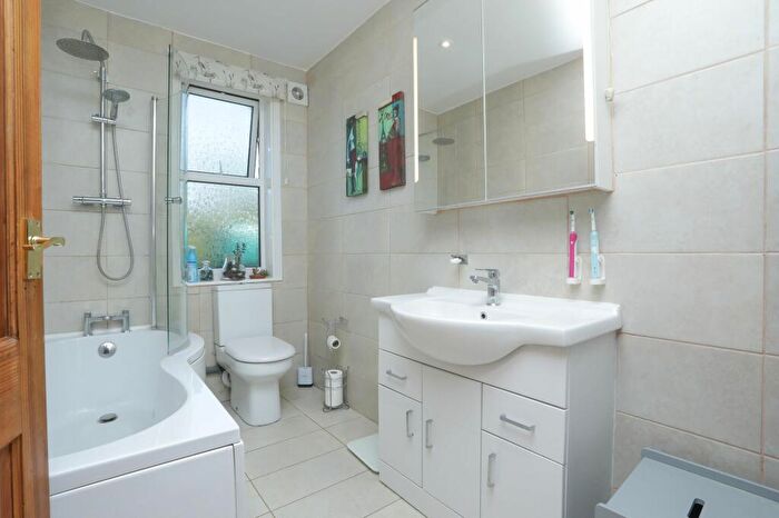 3 Bedroom Detached House For Sale In Acrise, Folkestone, CT18