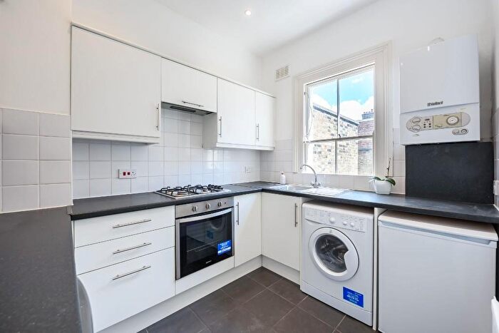 2 Bedroom Flat To Rent In Browning Street, London, SE17