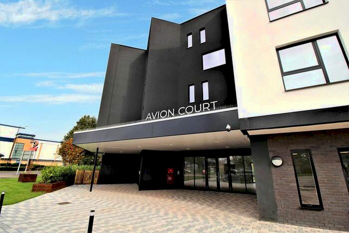 Studio To Rent In London Road, Crawley, RH10