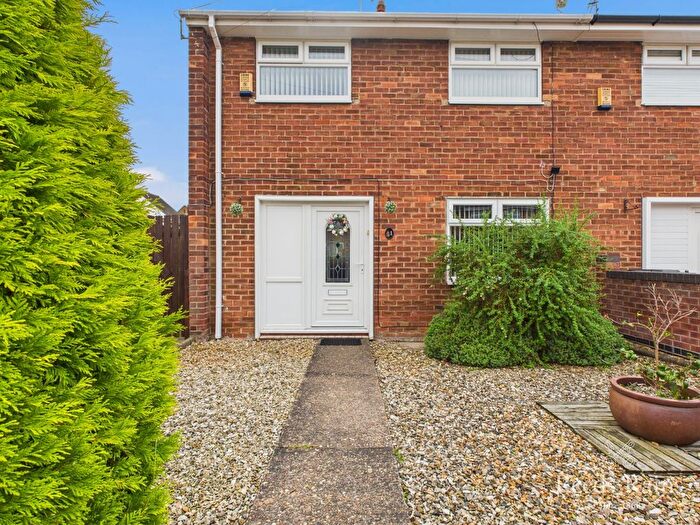 3 Bedroom End Of Terrace House For Sale In Bainbridge Avenue, Hull, East Yorkshire, HU9