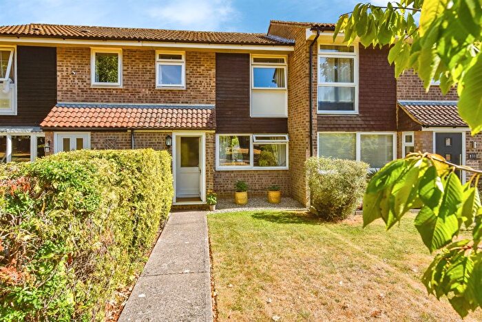 3 Bedroom Terraced House For Sale In Ludlow Close, Frome, BA11