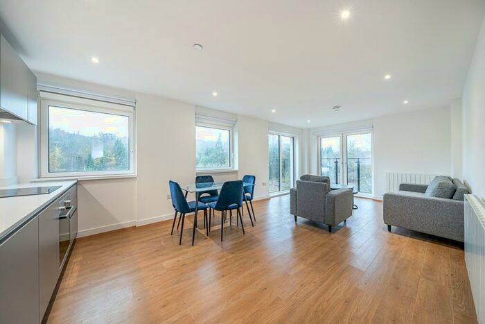 2 Bedroom Apartment To Rent In Well Farm Road Whyteleafe, CR3