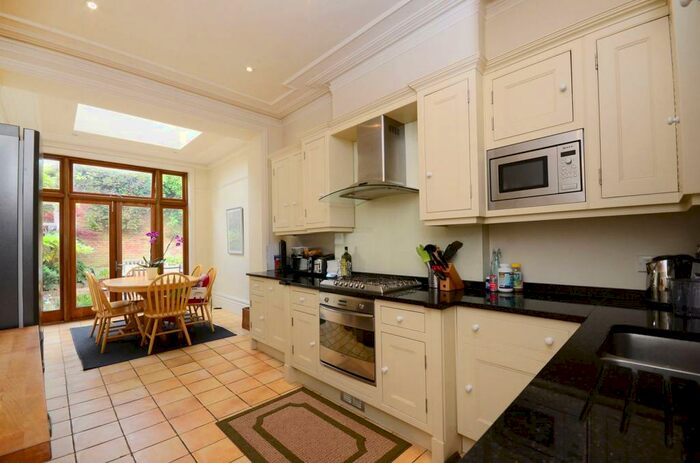 5 Bedroom House To Rent In Ravenslea Road, Nightingale Triangle, London, SW12