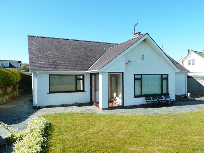 5 Bedroom Detached Bungalow For Sale In Nant Bychan, Moelfre, LL72