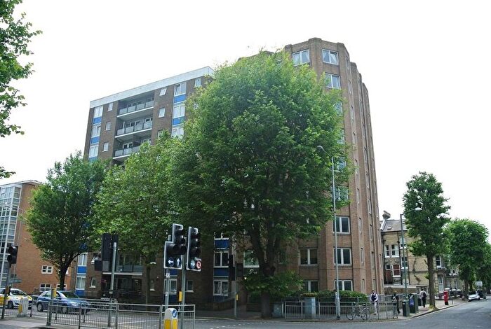 1 Bedroom Flat To Rent In The Drive, Hove, BN3
