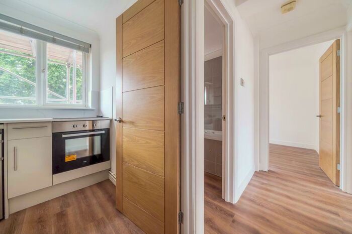 2 Bedroom Apartment To Rent In Lizmans Court, East Oxford, OX4