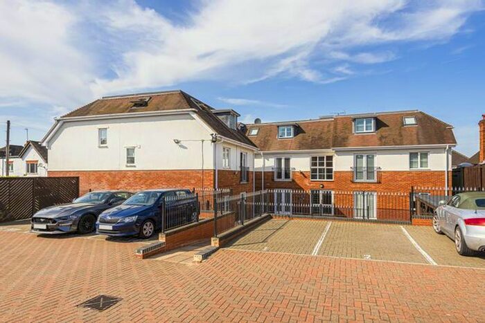 2 Bedroom Flat To Rent In Palmerstone Road, Earley, RG6