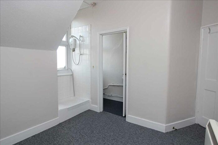 1 Bedroom Apartment To Rent In Leigh On Sea, SS9