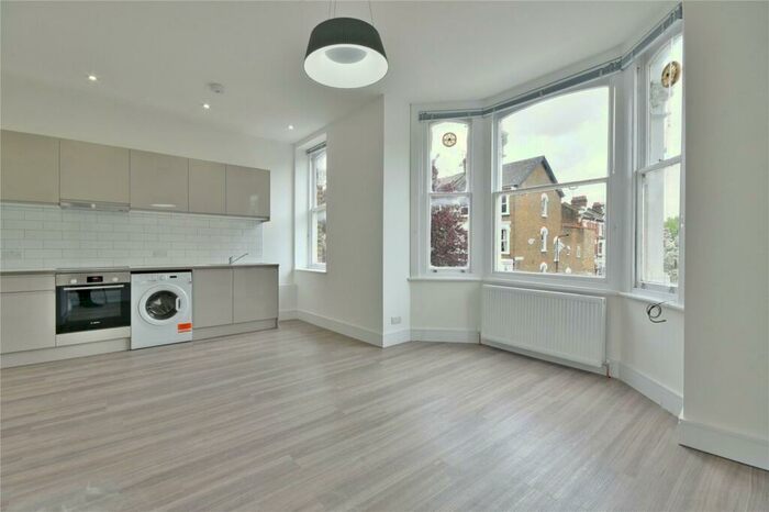 Studio To Rent In Buckley Road, Brondesbury, NW6