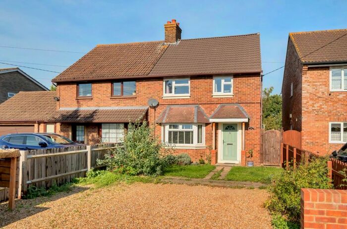 3 Bedroom Semi-Detached House For Sale In Wood End Road, Kempston, Bedford, MK43
