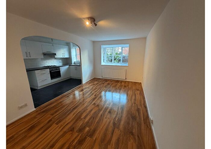 1 Bedroom Flat To Rent In St. Ann's Road, N15
