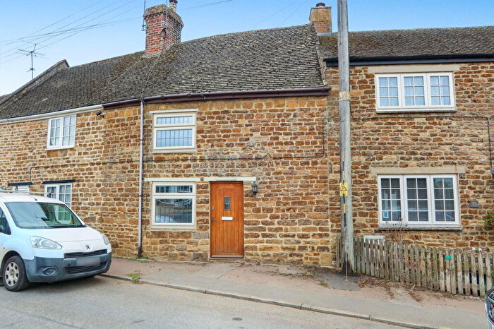 2 Bedroom Cottage For Sale In Main Road, Middleton Cheney, OX17