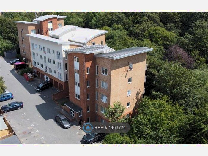 2 Bedroom Flat To Rent In Valley View, Hastings, TN35