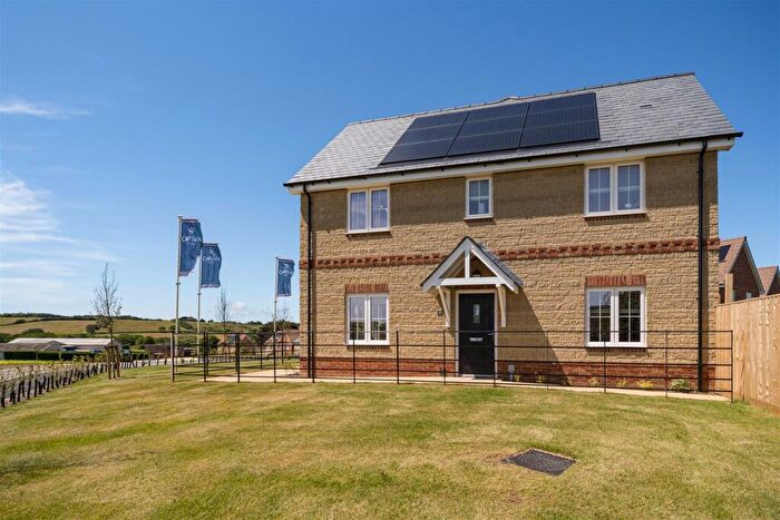 3 Bedroom Semi-Detached House For Sale In Godshill Village, PO38