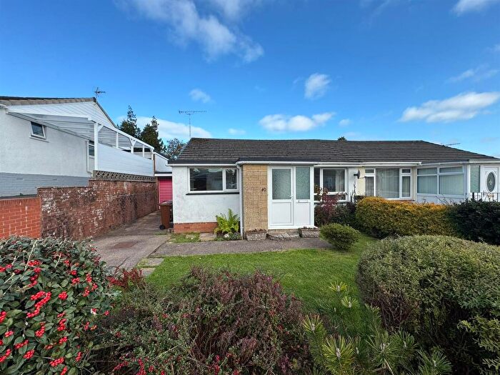 2 Bedroom Bungalow For Sale In Oak Close, Tiverton, EX16