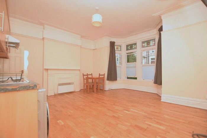 Studio To Rent In Hartington Park, Bristol, BS6