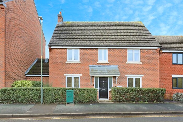 4 Bedroom Link Detached House For Sale In Hoo Road, Kidderminster, DY10